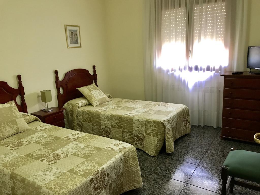 Hostal El Violi Cardona Exterior foto