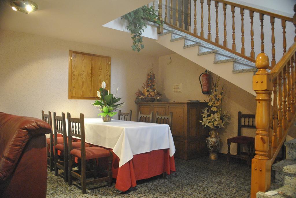 Hostal El Violi Cardona Exterior foto